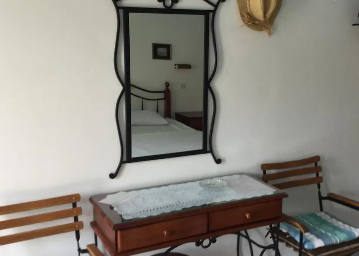 アパート Nikolitsi *